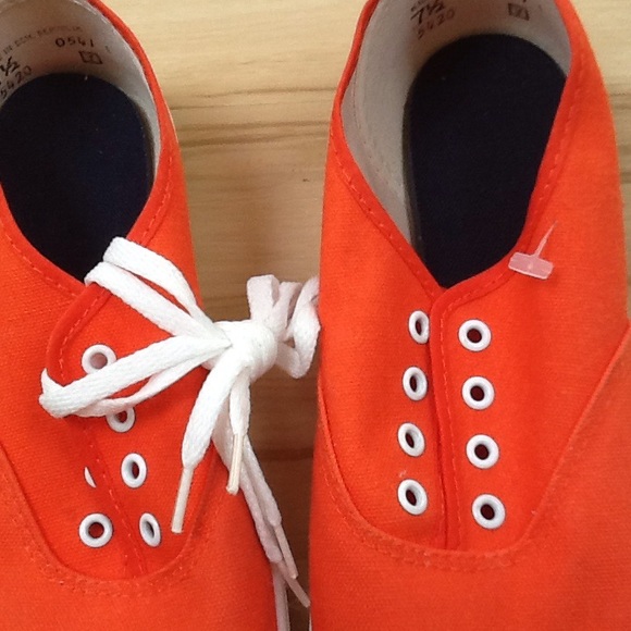 Orange Canvas Shoes NWT Sz 7 1/2 - Picture 4 of 7
